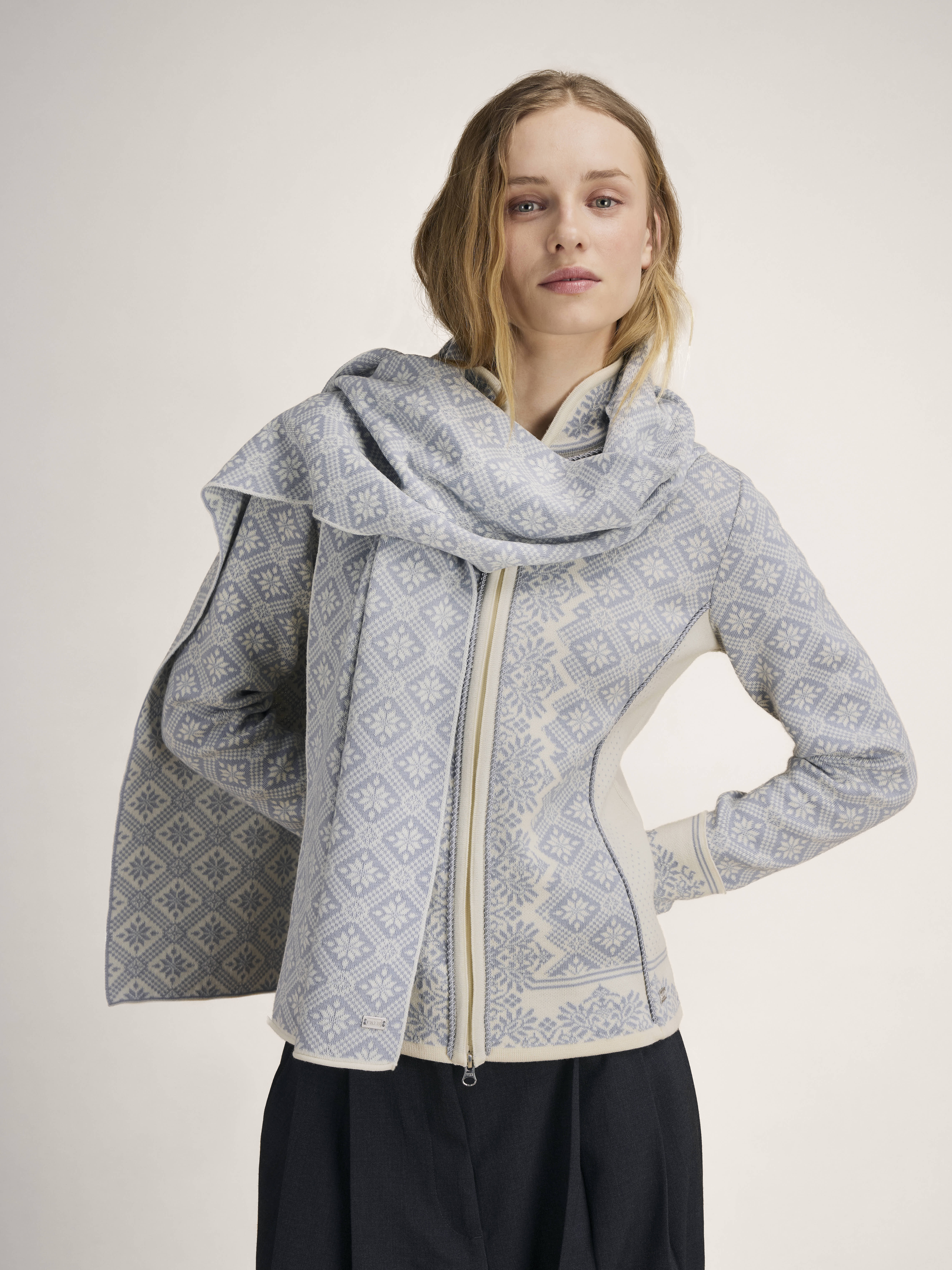 Christiania Women's Scarf - Merino Wool Offwhite Metalgrey