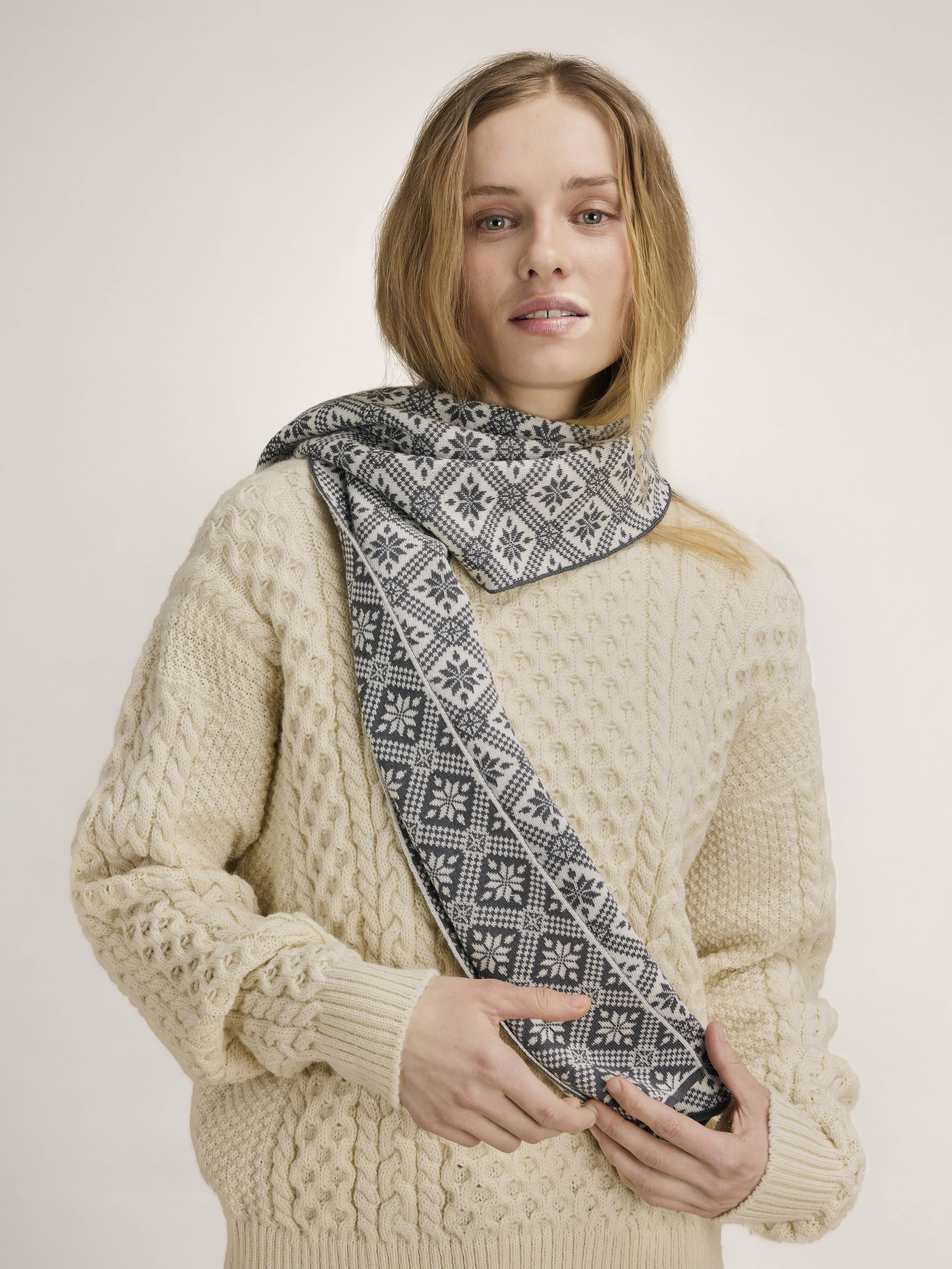 Christiania Women's Scarf - Merino Wool Grey Offwhite